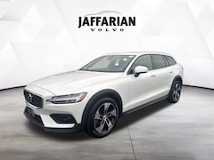 Used 2024 Volvo V60 Cross Country B5 Plus Wagon Haverhill, Massachusetts