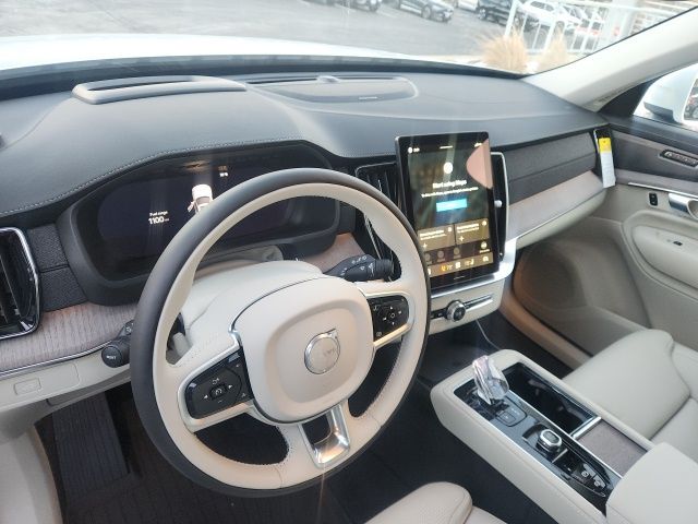2026 Volvo XC90 Ultra - Photo 9