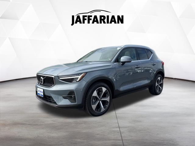 2023 Volvo XC40 B5 Plus Bright AWD's photo