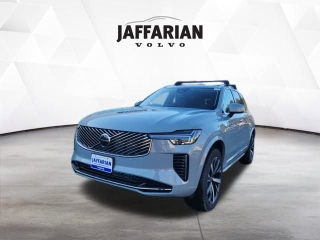 2026 Volvo XC90 Core's photo