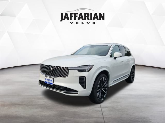 2026 Volvo XC90 Plus's photo