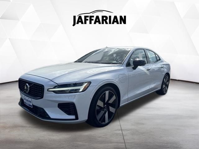 2024 Volvo S60 T8 Recharge Plus Dark Theme AWD's photo