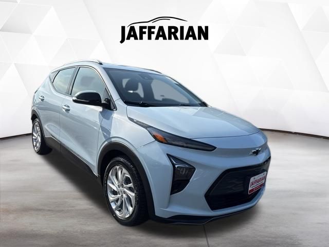 2022 Chevrolet Bolt EUV LT's photo