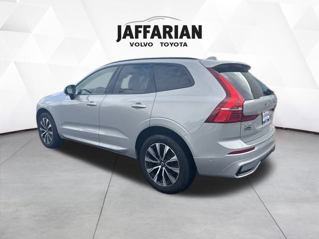 2023 Volvo XC60 B5 Plus photo 4