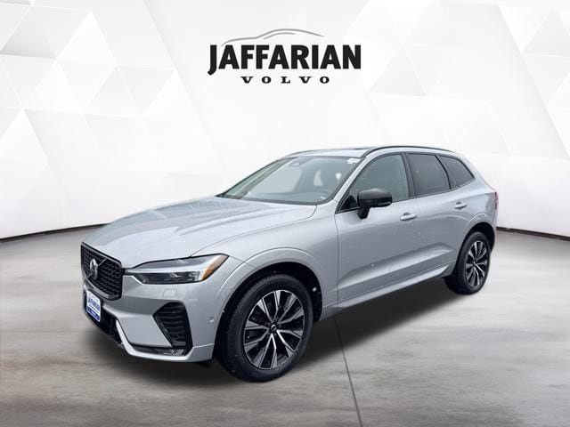 2023 Volvo XC60 Plus's photo