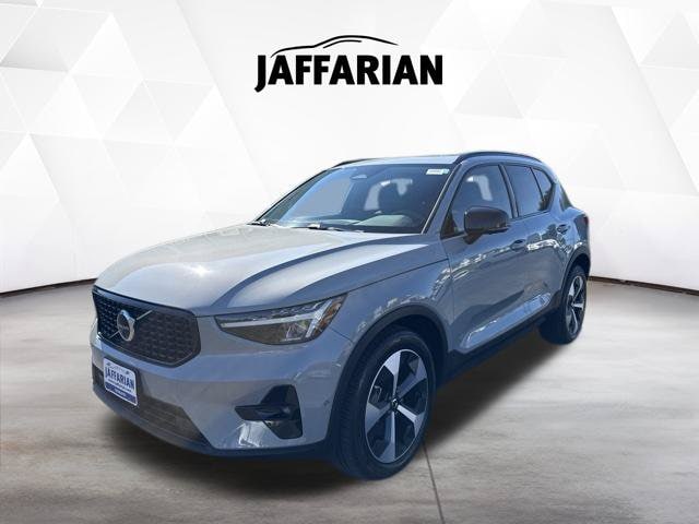 2025 Volvo XC40 Plus