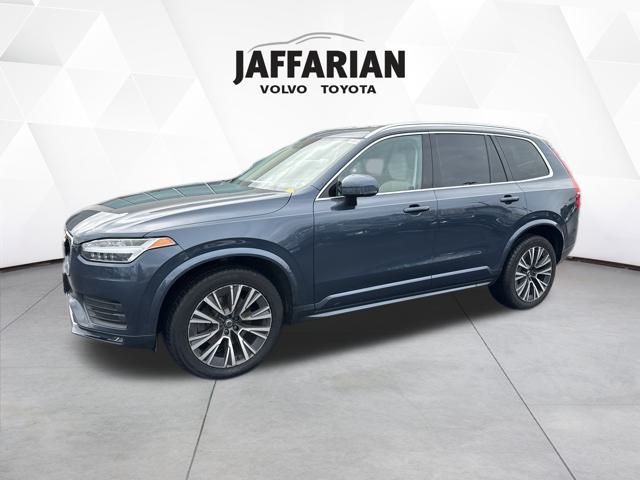 2022 Volvo XC90 T6 Momentum photo 2