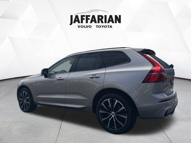 2024 Volvo XC60 B5 Plus photo 4