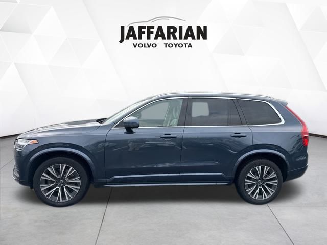 2022 Volvo XC90 T6 Momentum photo 3