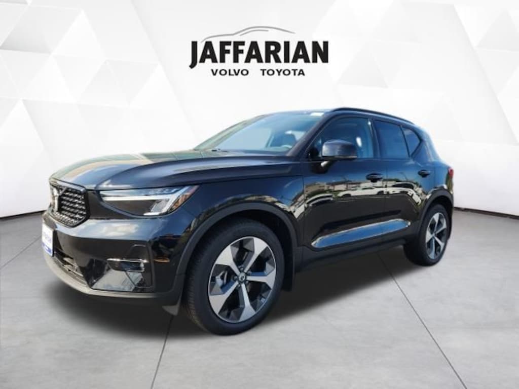 New 2026 Volvo XC40 B5 Plus SUV