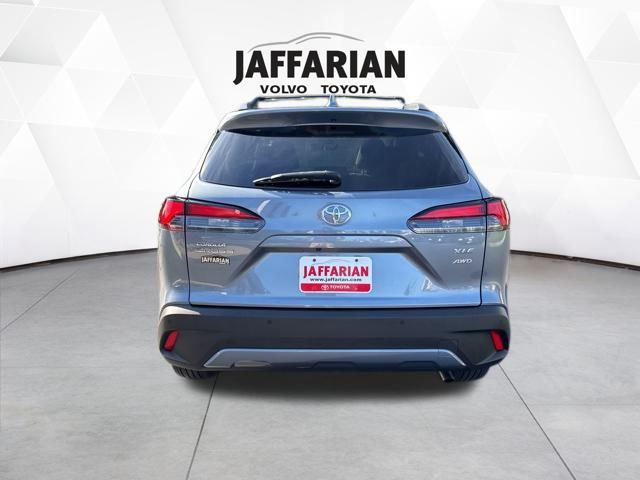 2022 Toyota Corolla Cross XLE photo 4