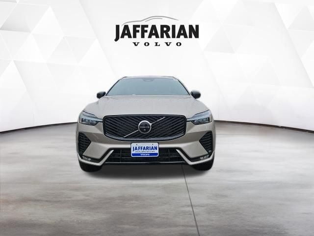 2026 Volvo XC60 B5 Plus Dark AWD's photo