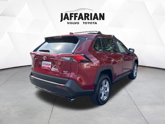 2023 Toyota RAV4 XLE photo 3