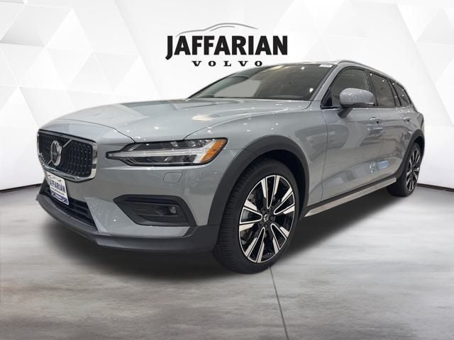 2026 Volvo V60 Cross Country Ultra's photo