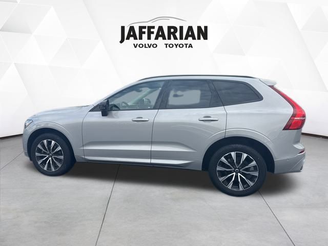 2023 Volvo XC60 B5 Plus photo 3