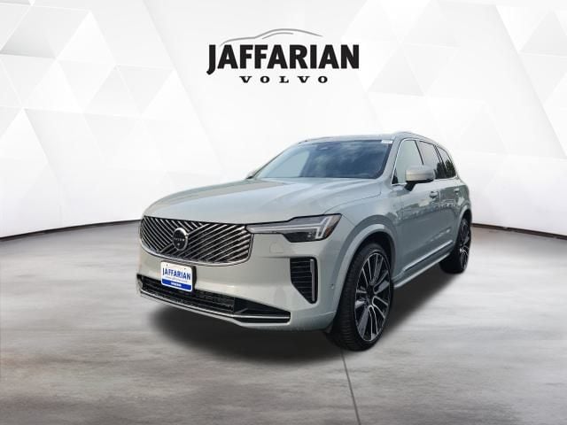 2026 Volvo XC90 Plus's photo