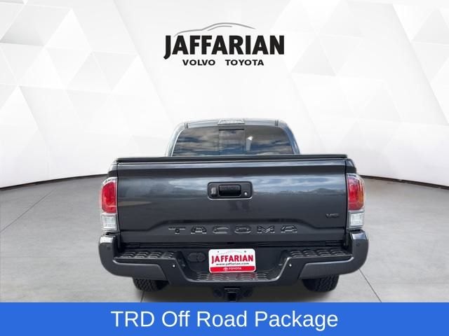 2020 Toyota Tacoma TRD Off-Road photo 3