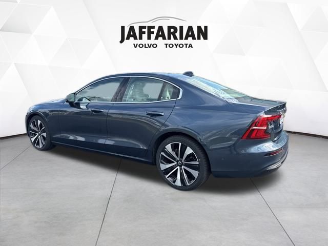 2023 Volvo S60 Ultimate photo 4