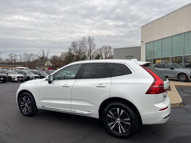 2022 Volvo XC60 Recharge Hybrid T8 Inscription Expression photo 4
