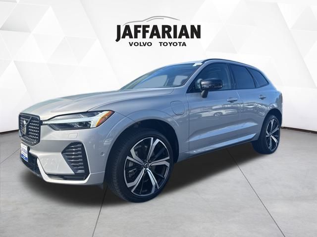 2024 Volvo XC60 Recharge Hybrid Ultimate photo 2