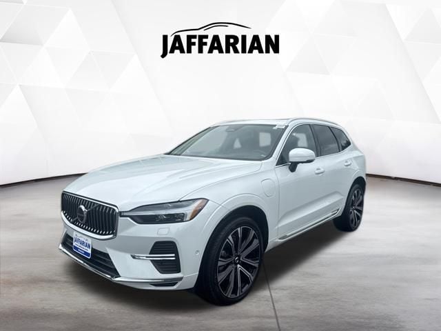 2023 Volvo XC60 T8 Ultimate Bright Theme AWD's photo