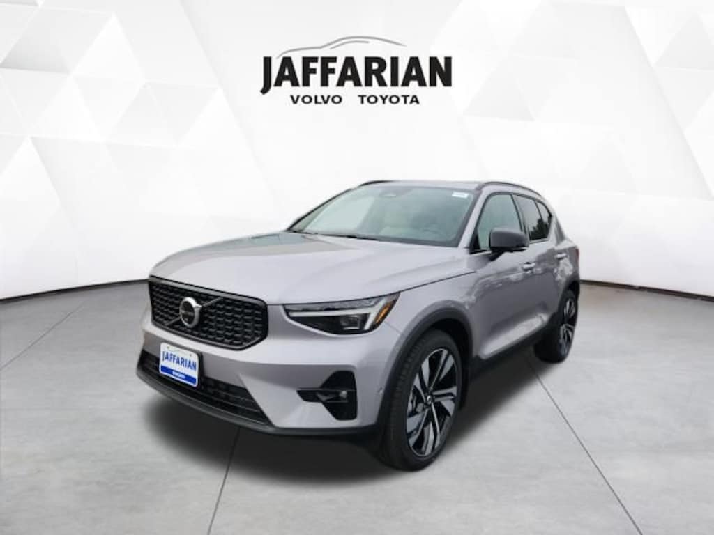 New 2026 Volvo XC40 B5 Ultra SUV