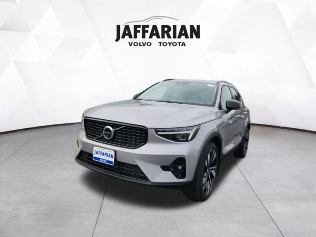 New 2026 Volvo XC40 B5 Ultra SUV