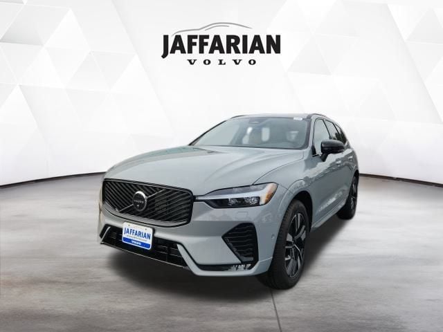 2026 Volvo XC60 Plus's photo