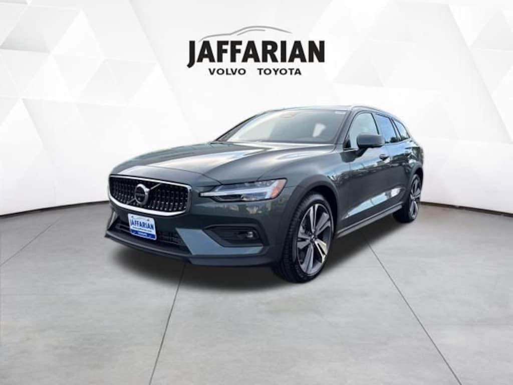New 2026 Volvo V60 Cross Country B5 Plus Wagon