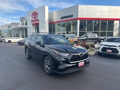 Used 2022 Toyota Highlander XLE SUV Haverhill, Massachusetts