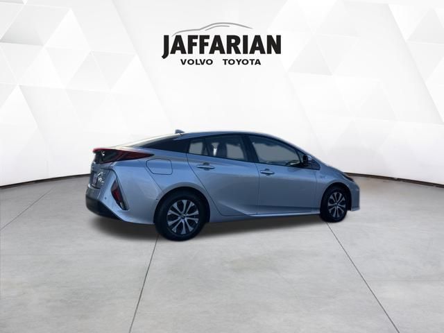 2020 Toyota Prius Prime Limited photo 4