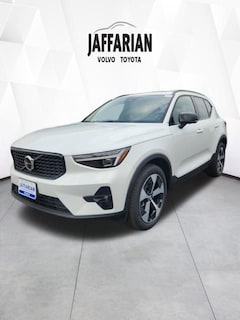 2026 Volvo XC40 B5 Plus SUV