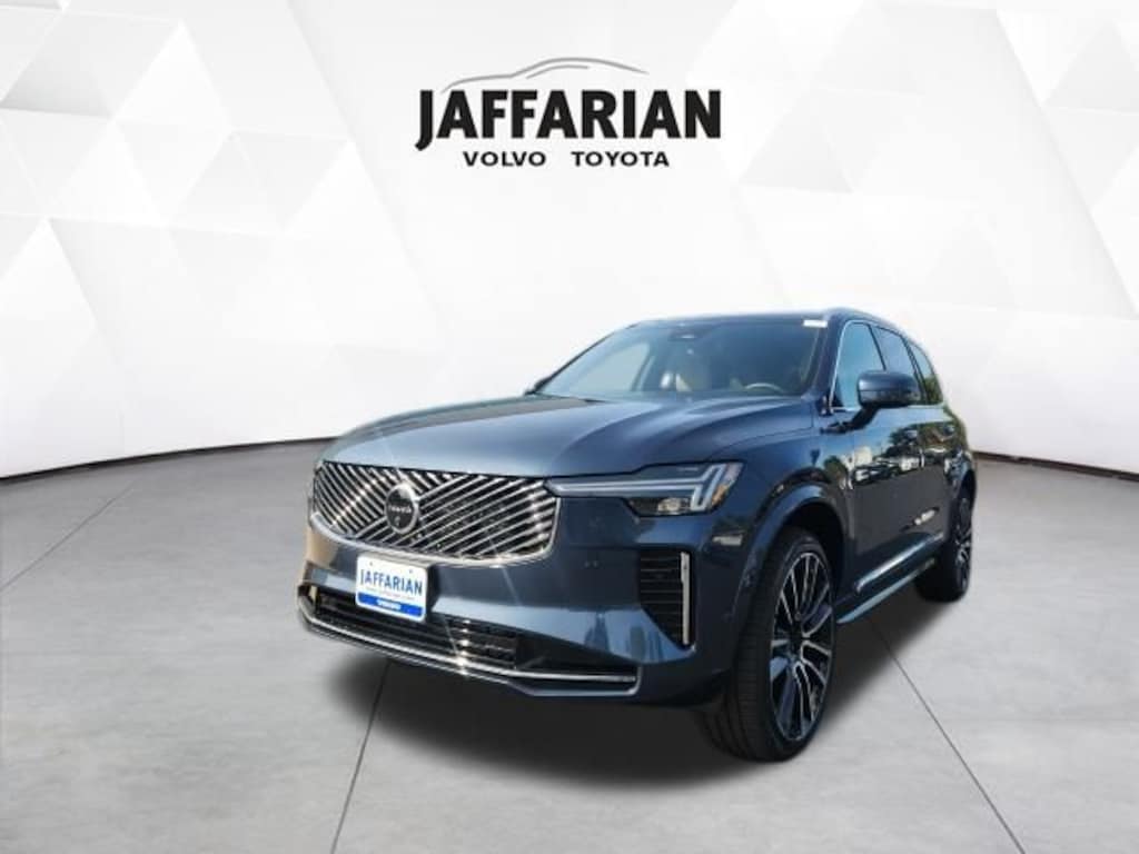 New 2026 Volvo XC90 B6 Plus 7-Seater SUV