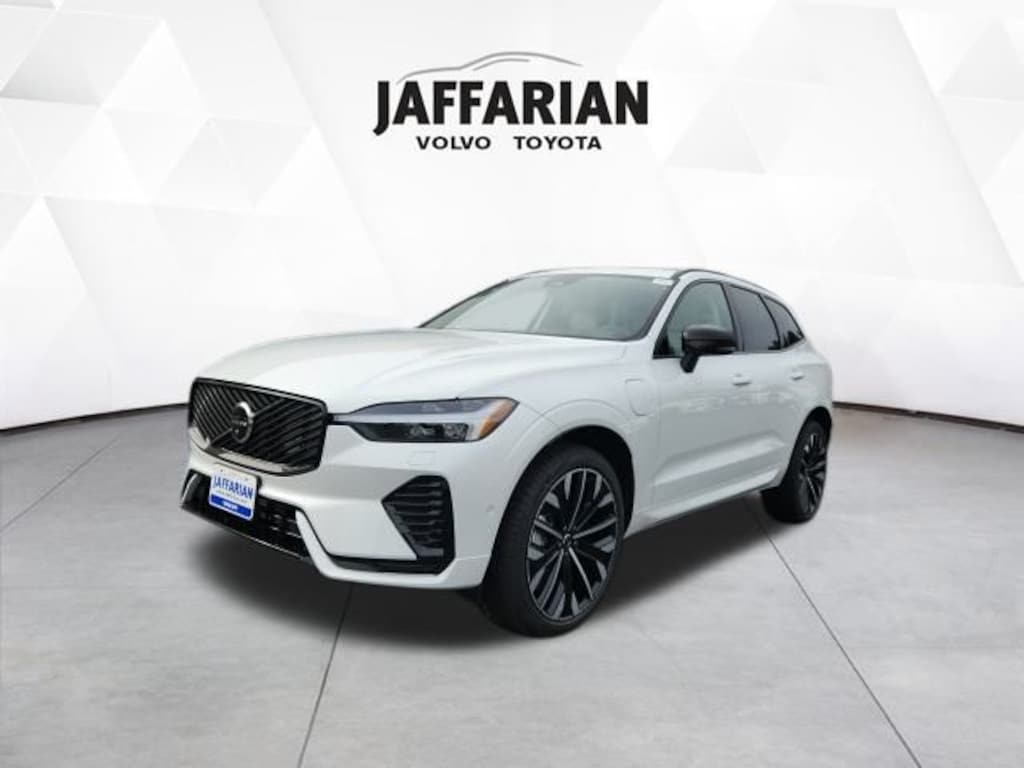 New 2026 Volvo XC60 plug-in hybrid T8 Ultra SUV