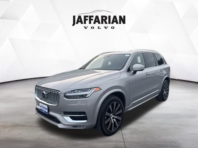 2025 Volvo XC90 Plus's photo