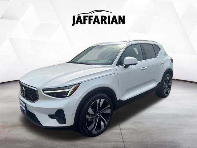 2023 Volvo XC40 B5 Ultimate Bright AWD's photo