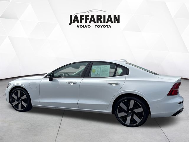 2025 Volvo S60 T8 Plus photo 3