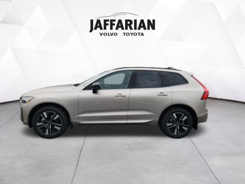 New 2026 Volvo XC60 B5 Plus SUV