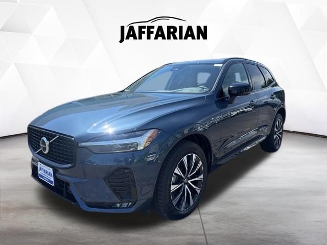 2024 Volvo XC60 B5 Plus Dark Theme AWD's photo