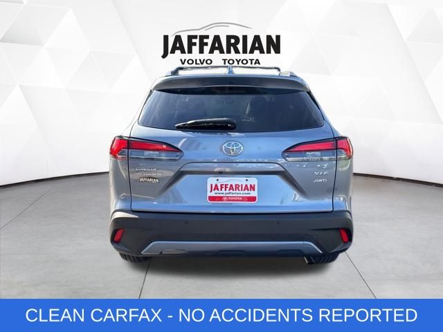 2022 Toyota Corolla Cross XLE photo 4