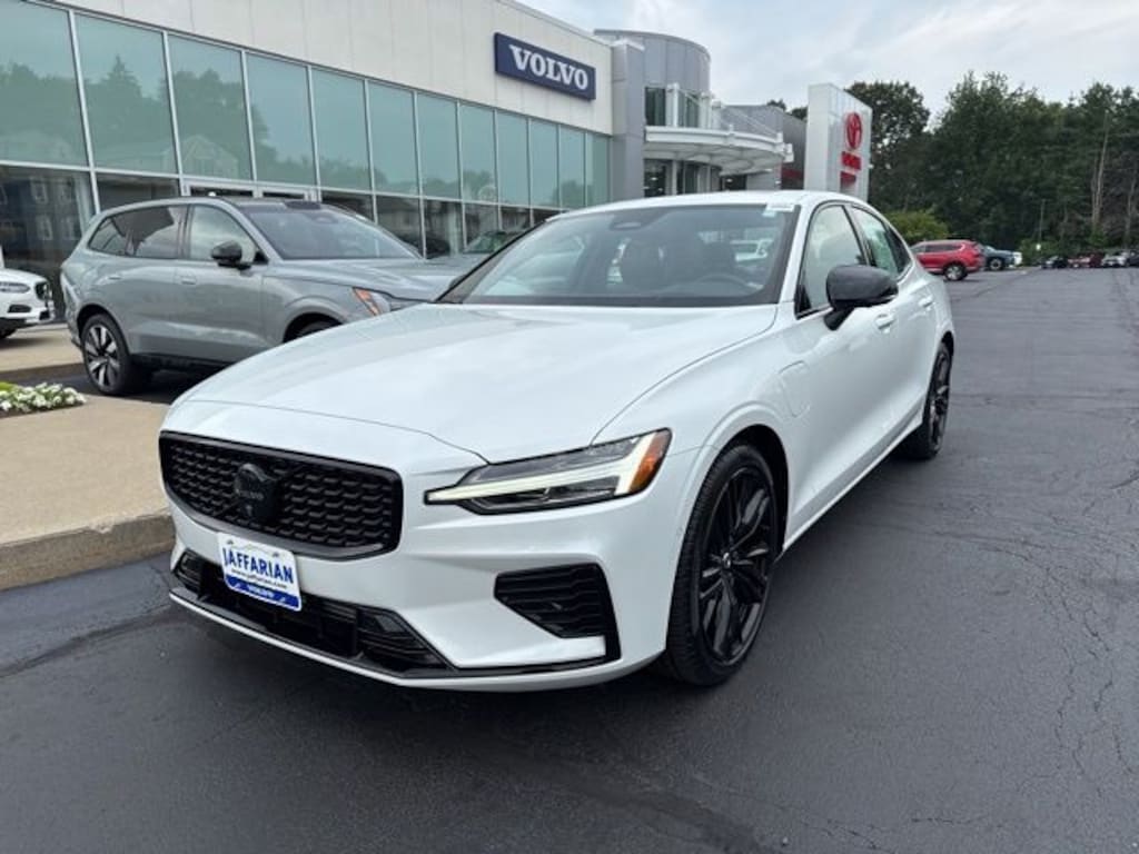 Certified 2025 Volvo S60 Plug-In Hybrid T8 Ultra Black Edition Sedan