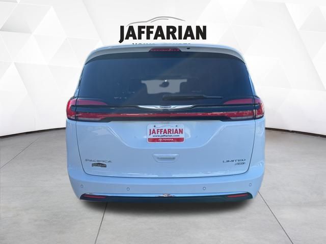 2023 Chrysler Pacifica Limited photo 4