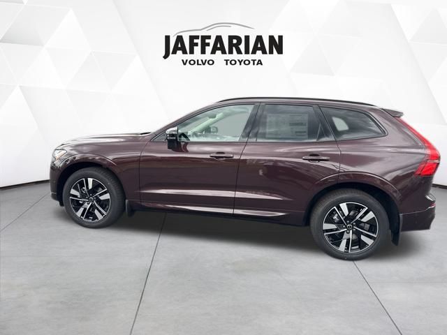 2026 Volvo XC60 B5 Plus photo 3