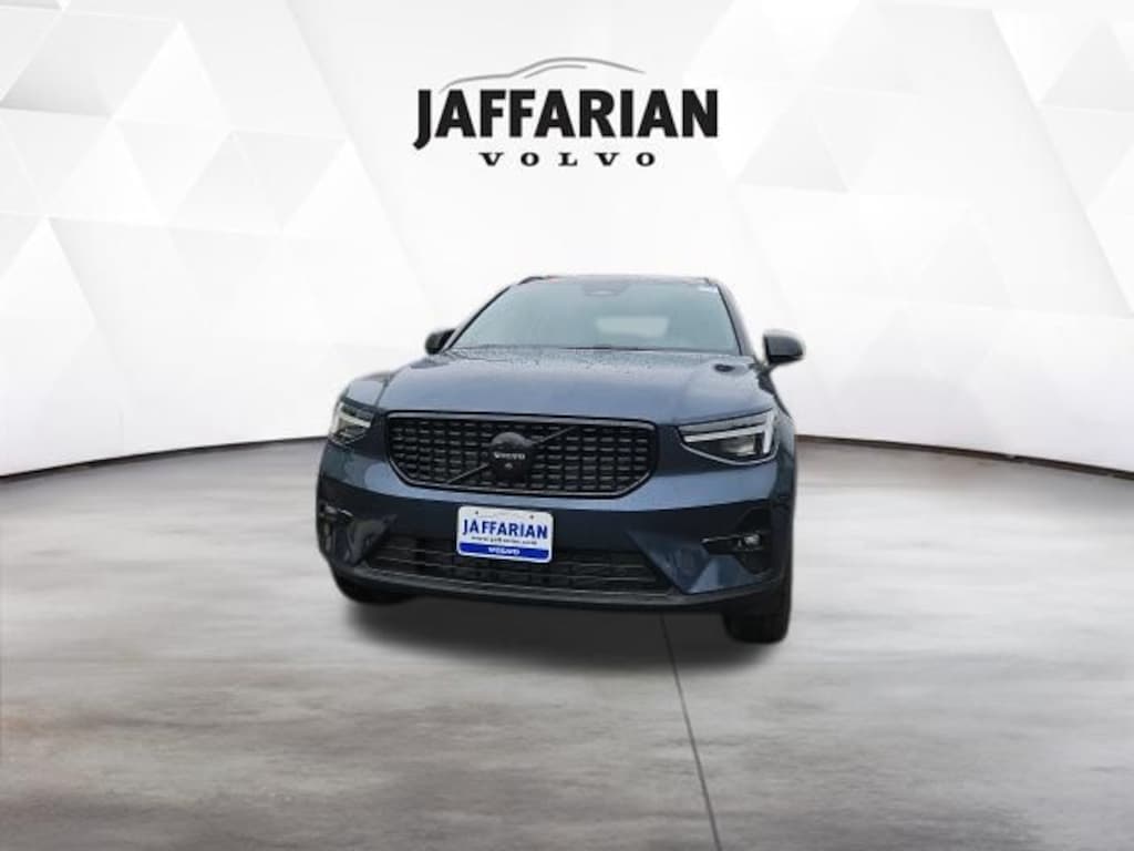 Used 2026 Volvo XC40 B5 Ultra Black Edition SUV