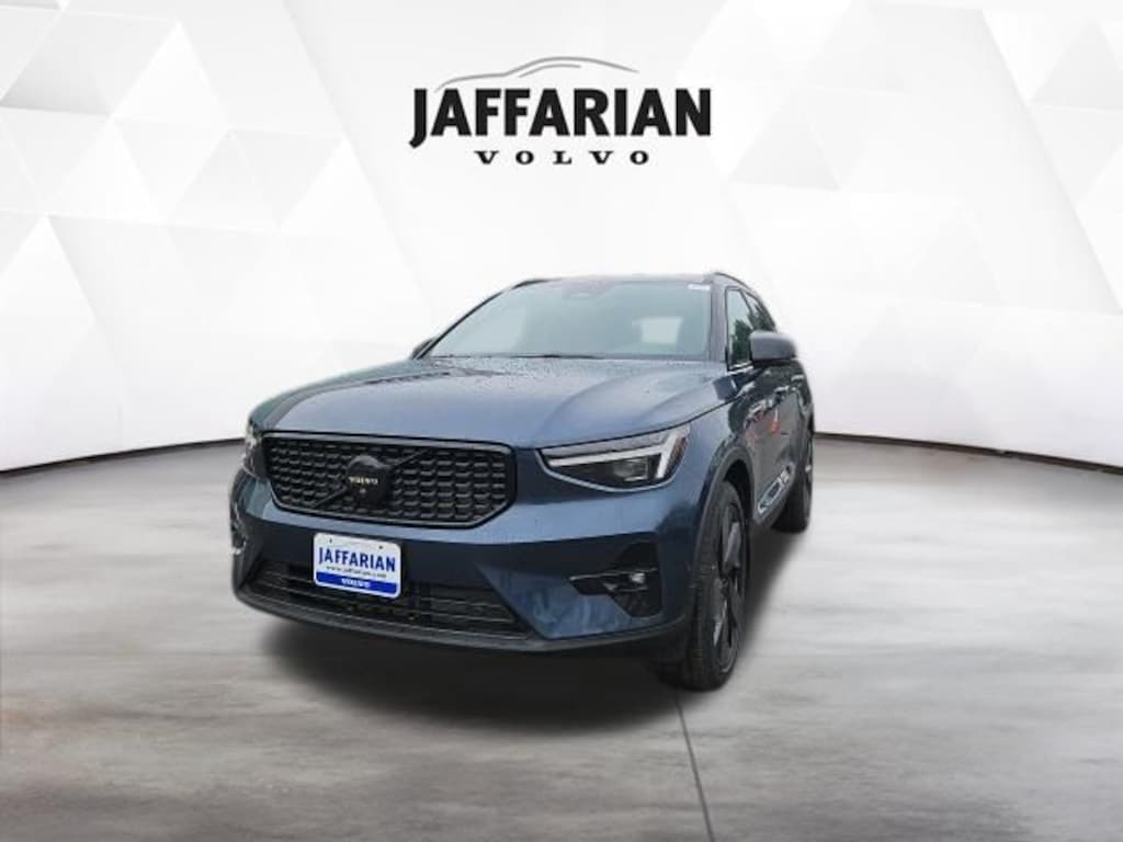 Used 2026 Volvo XC40 B5 Ultra Black Edition SUV