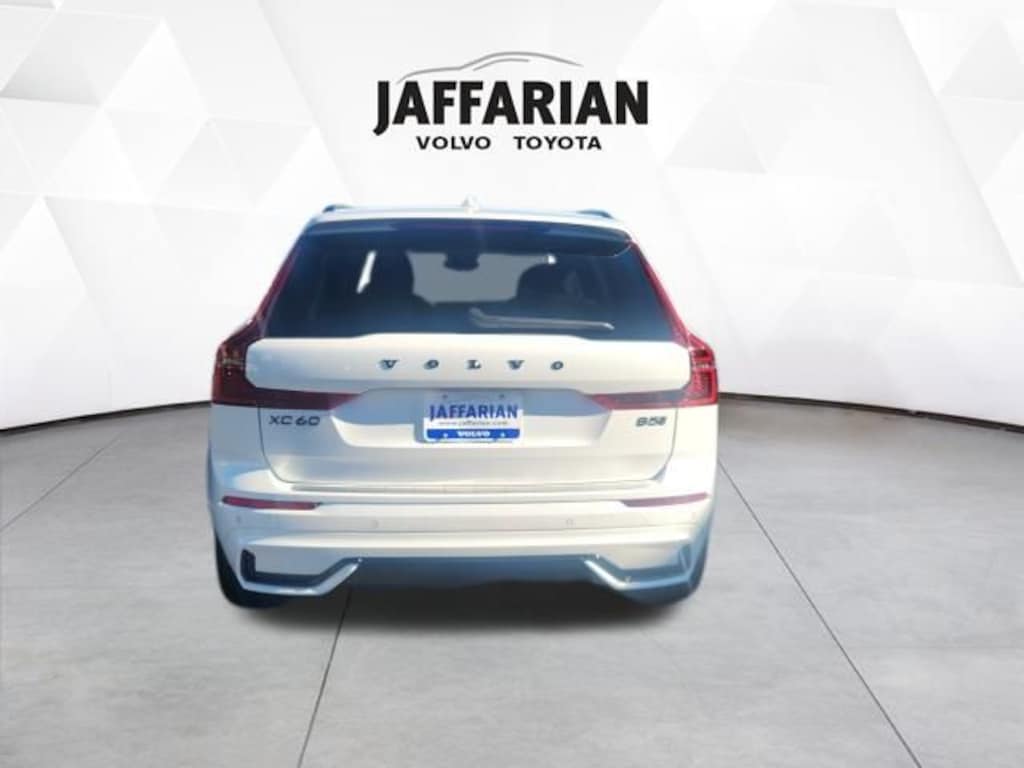 New 2026 Volvo XC60 B5 Ultra Black Edition SUV