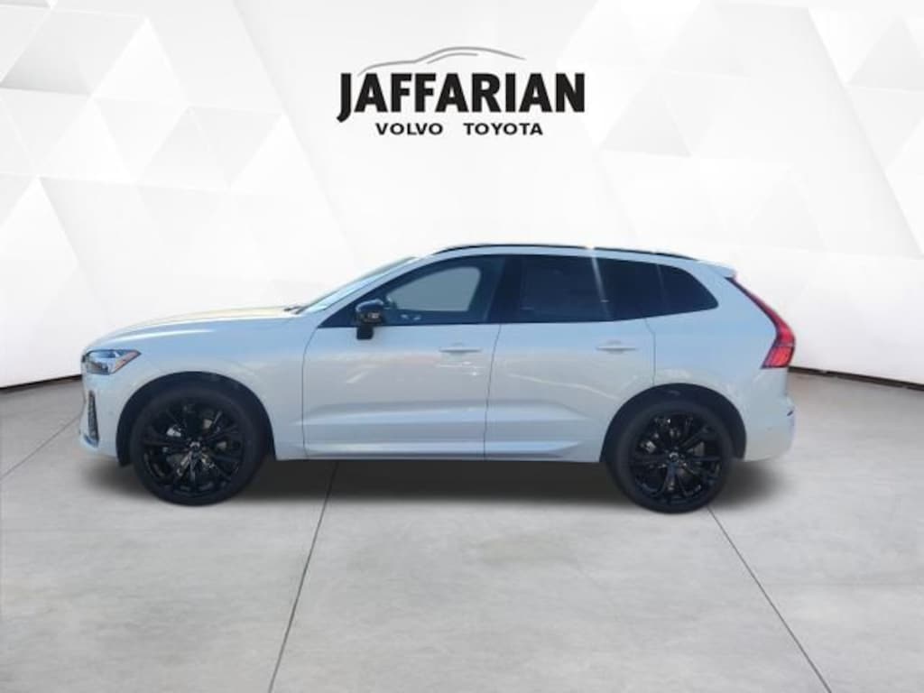 New 2026 Volvo XC60 B5 Ultra Black Edition SUV