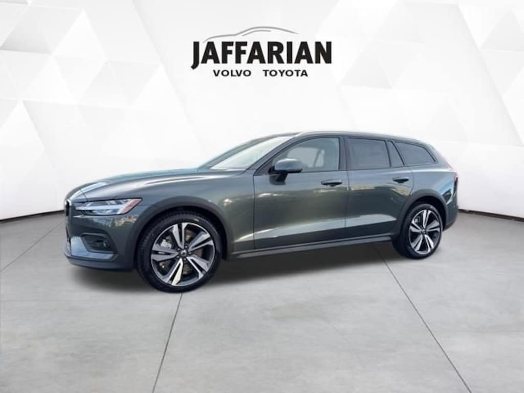 New 2026 Volvo V60 Cross Country B5 Plus Wagon