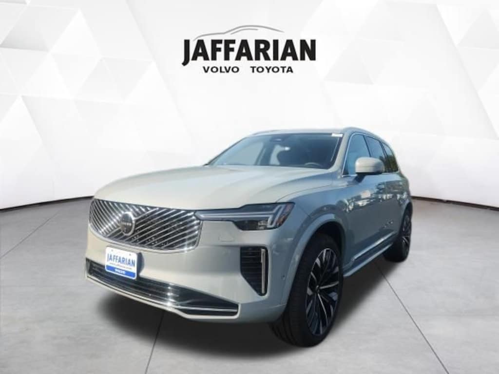 New 2026 Volvo XC90 B6 Plus 7-Seater SUV