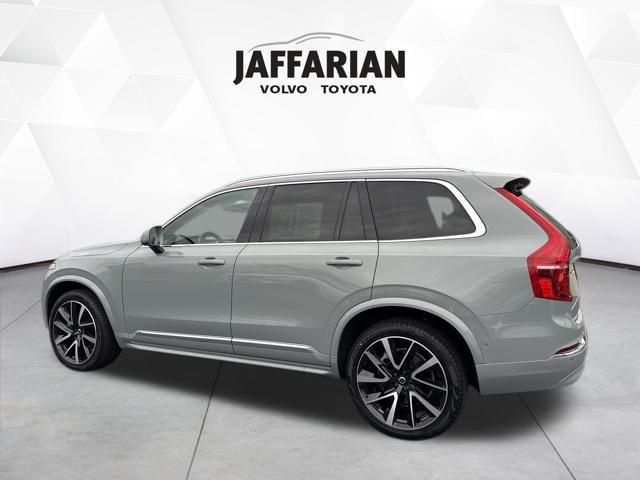 2024 Volvo XC90 B5 Plus photo 4